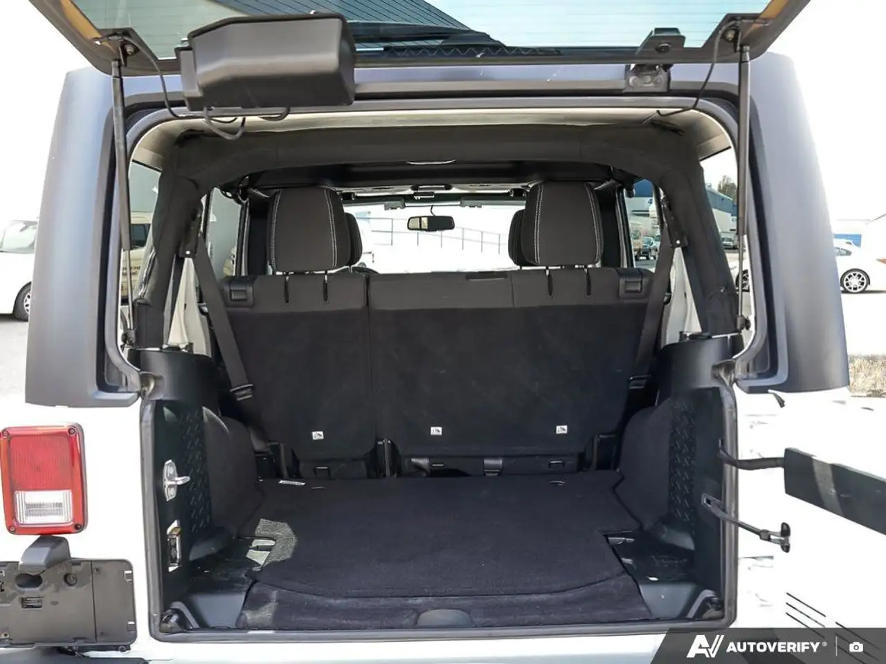 Jeep Wrangler снимка Jeep Wrangler
