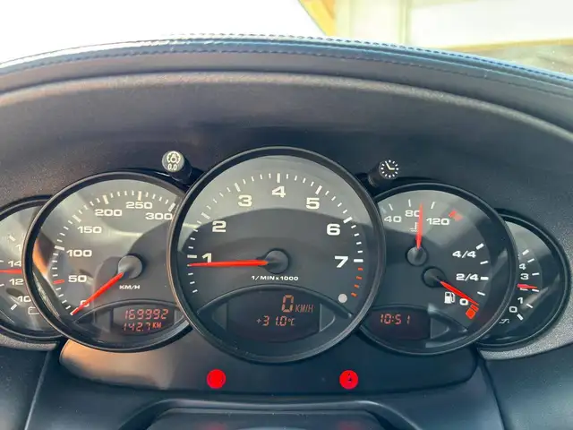 Porsche 911 view 12