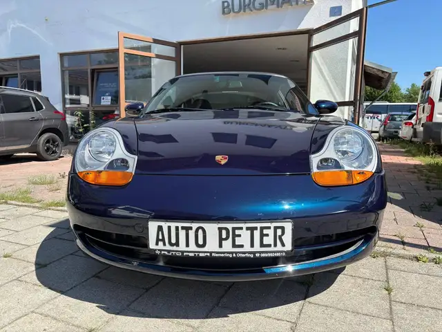 Porsche 911 view 8