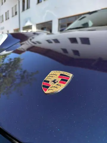 Porsche 911 view 9