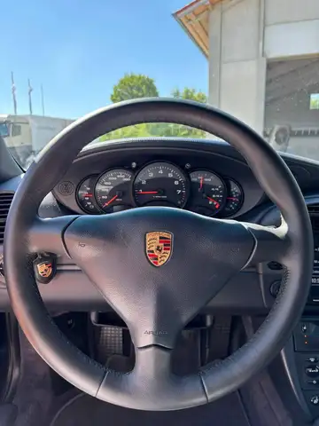 Porsche 911 view 14