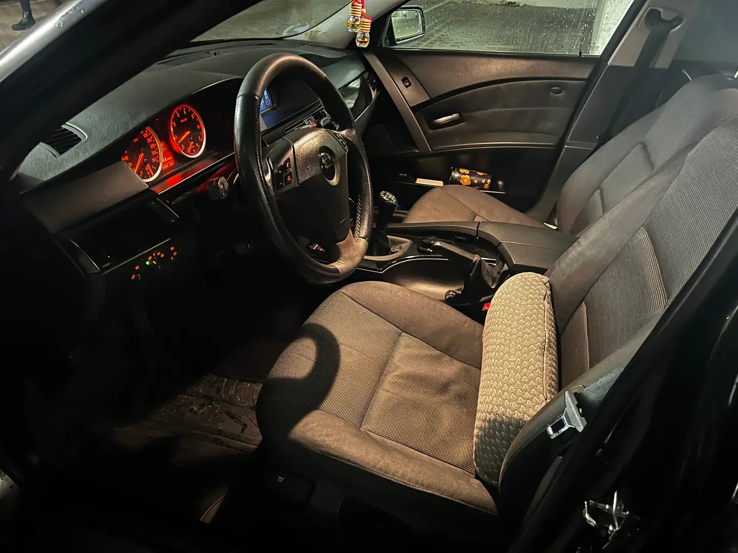BMW 520 520i Noir - 2