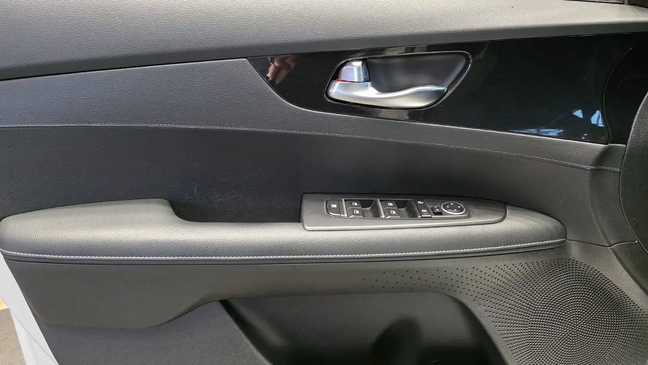 Kia Forte снимка Kia Forte