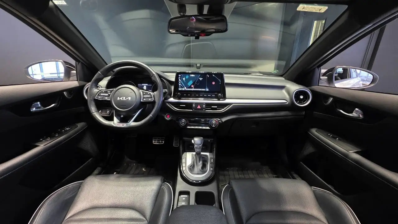 Kia Forte снимка Kia Forte