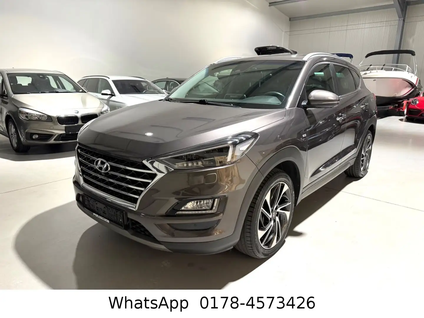 Hyundai TUCSON Premium CRDi Mild-Hybrid 4WD Braun - 1