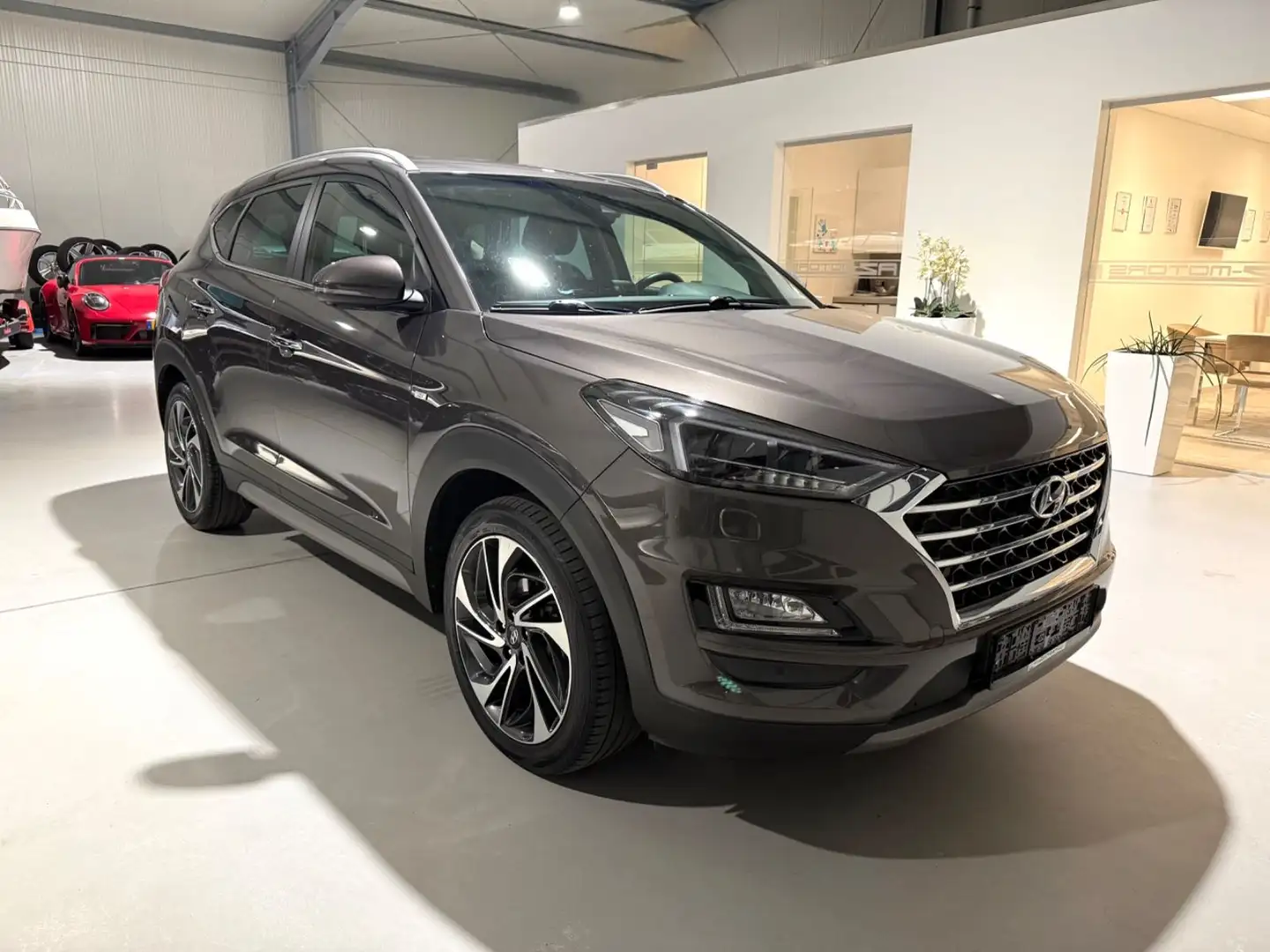 Hyundai TUCSON Premium CRDi Mild-Hybrid 4WD Braun - 2