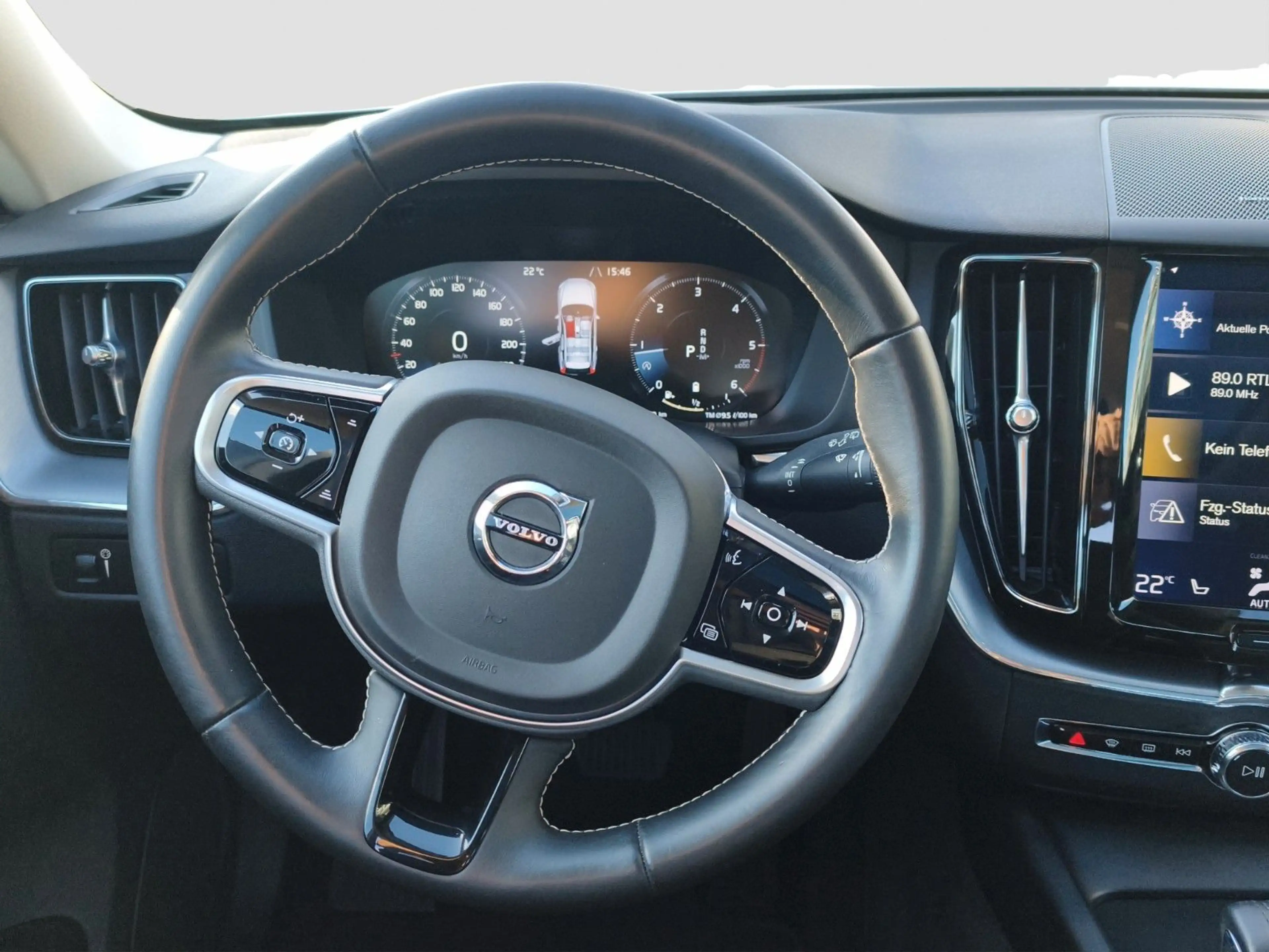 Volvo XC60 B4 Momentum Pro AWD — photo 11
