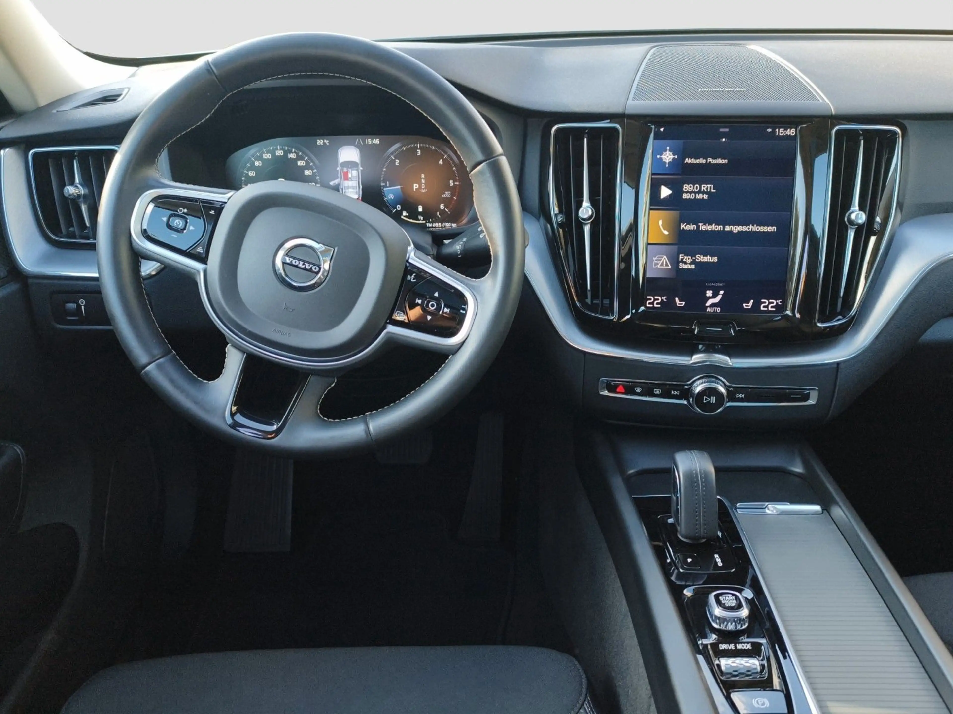 Volvo XC60 B4 Momentum Pro AWD — photo 10