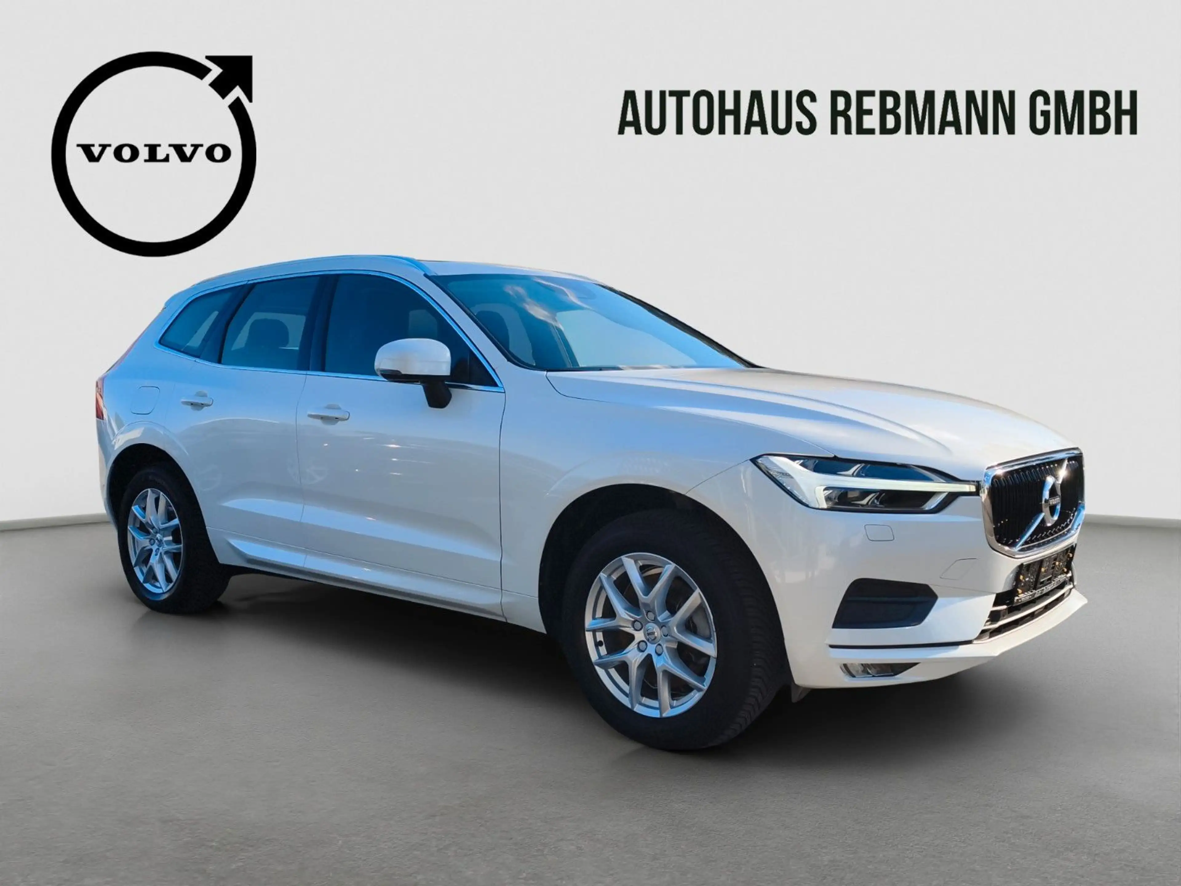 Volvo XC60 B4 Momentum Pro AWD — photo 8