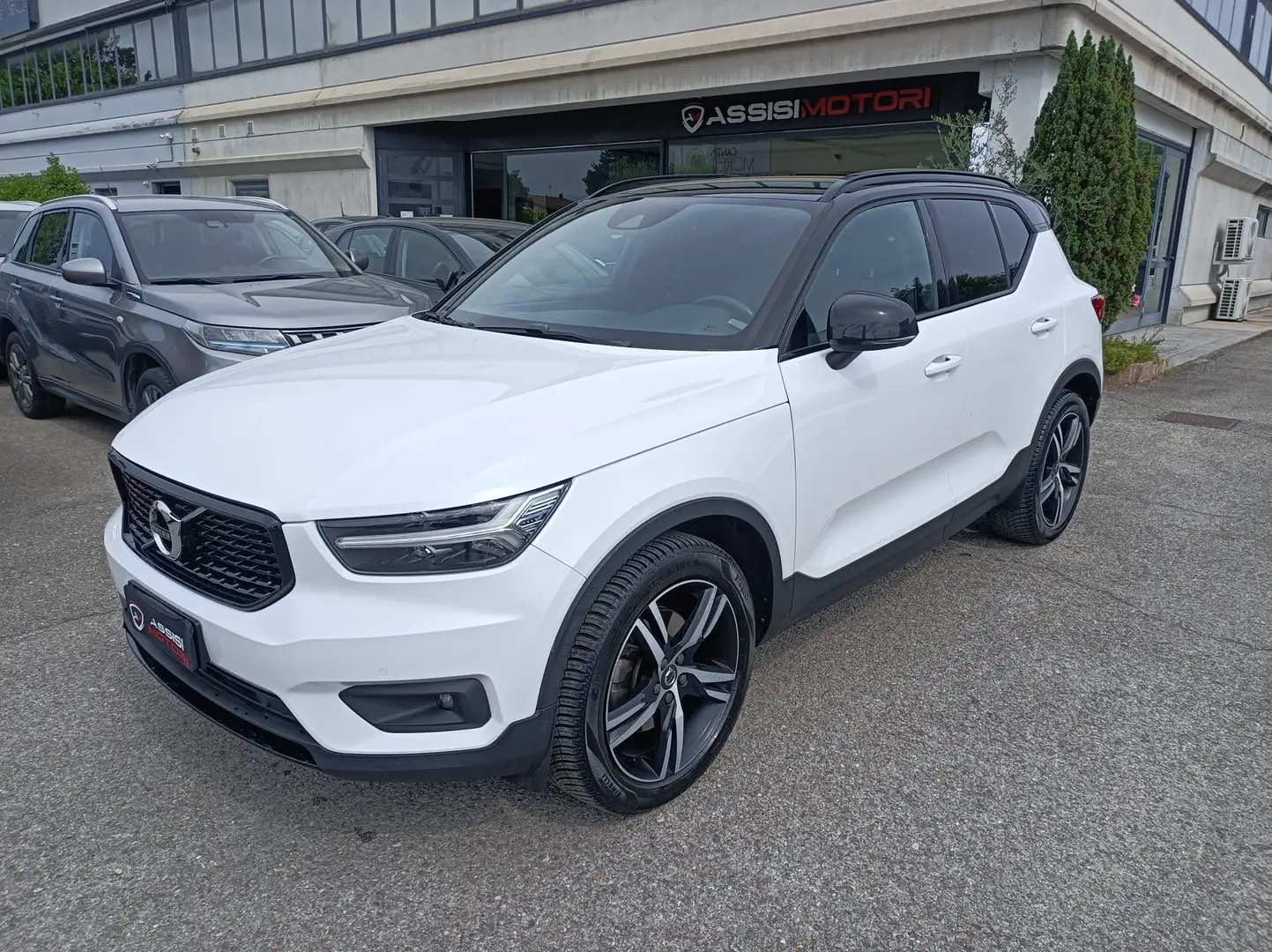 Volvo XC40 XC40 2.0 d4 R-design awd geartronic Wit - 1