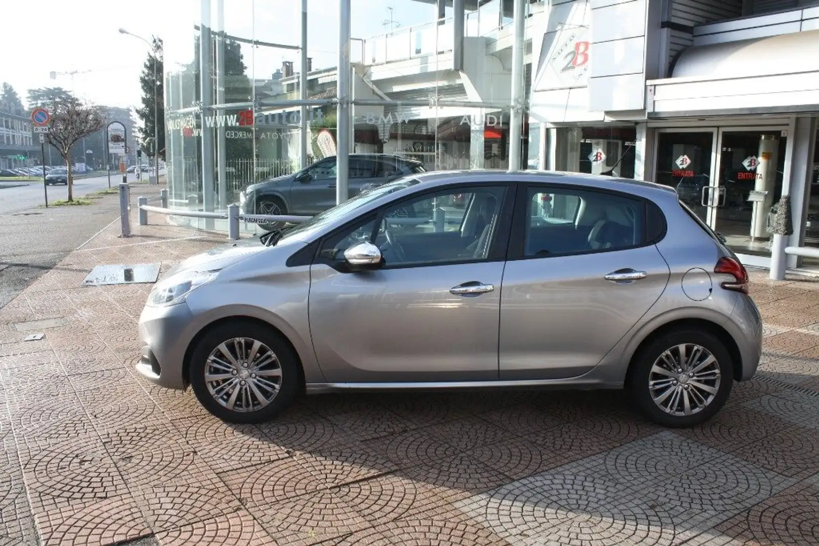 Peugeot 208 1° serie BlueHDi 100 S&S 5 porte Active Grigio - 2