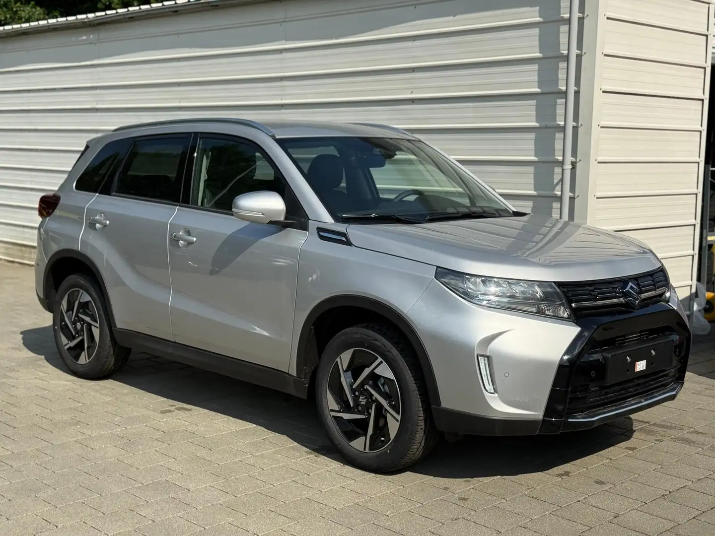 Suzuki Vitara Comfort+ 1.4 MHEV *LEDER*NAVI*SHZ*Kamera Silber - 2