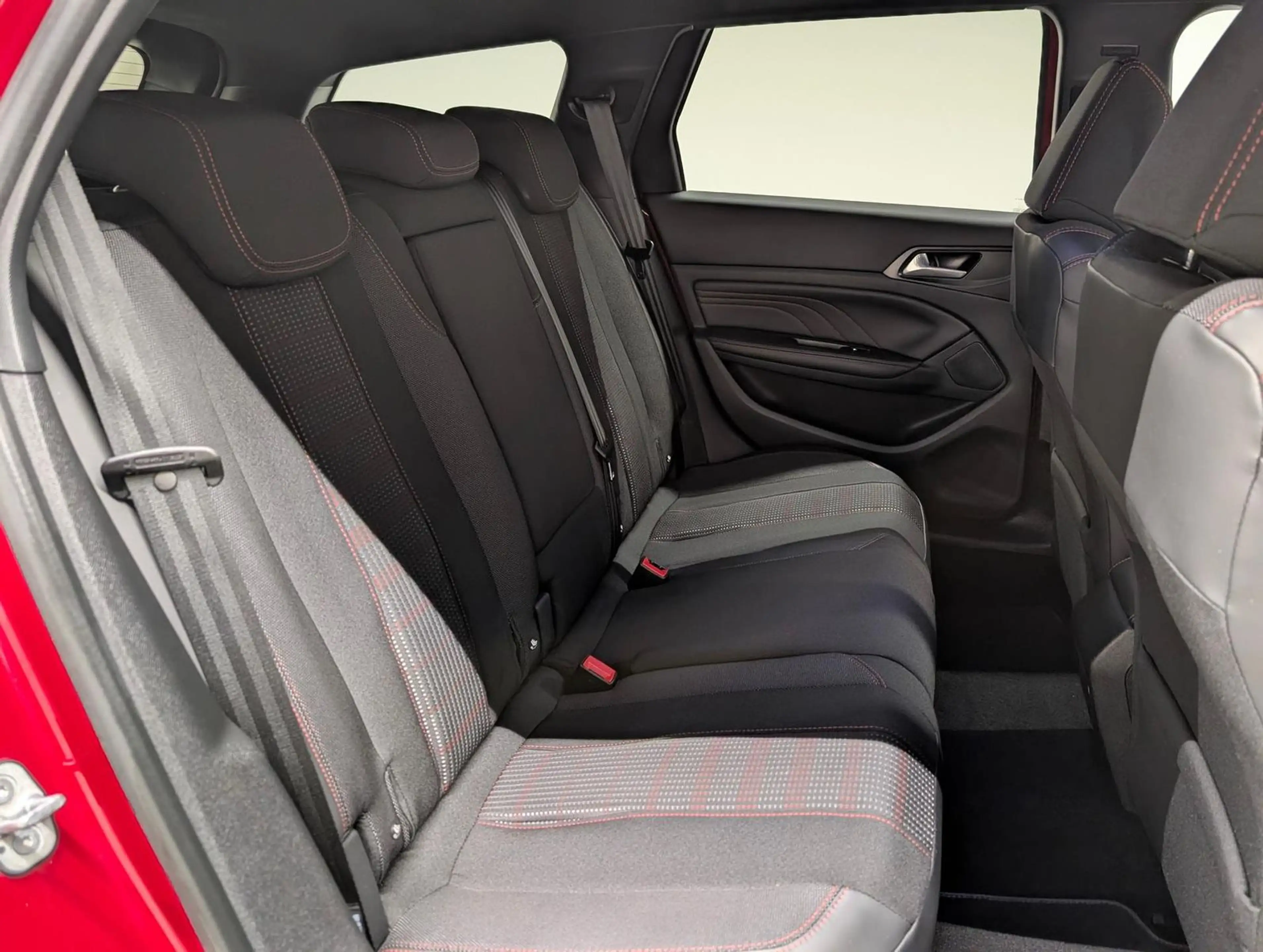 Peugeot 308 Allure GT-Line LED/Navi/SHZ/Kam/Tempom./17LM — photo 10