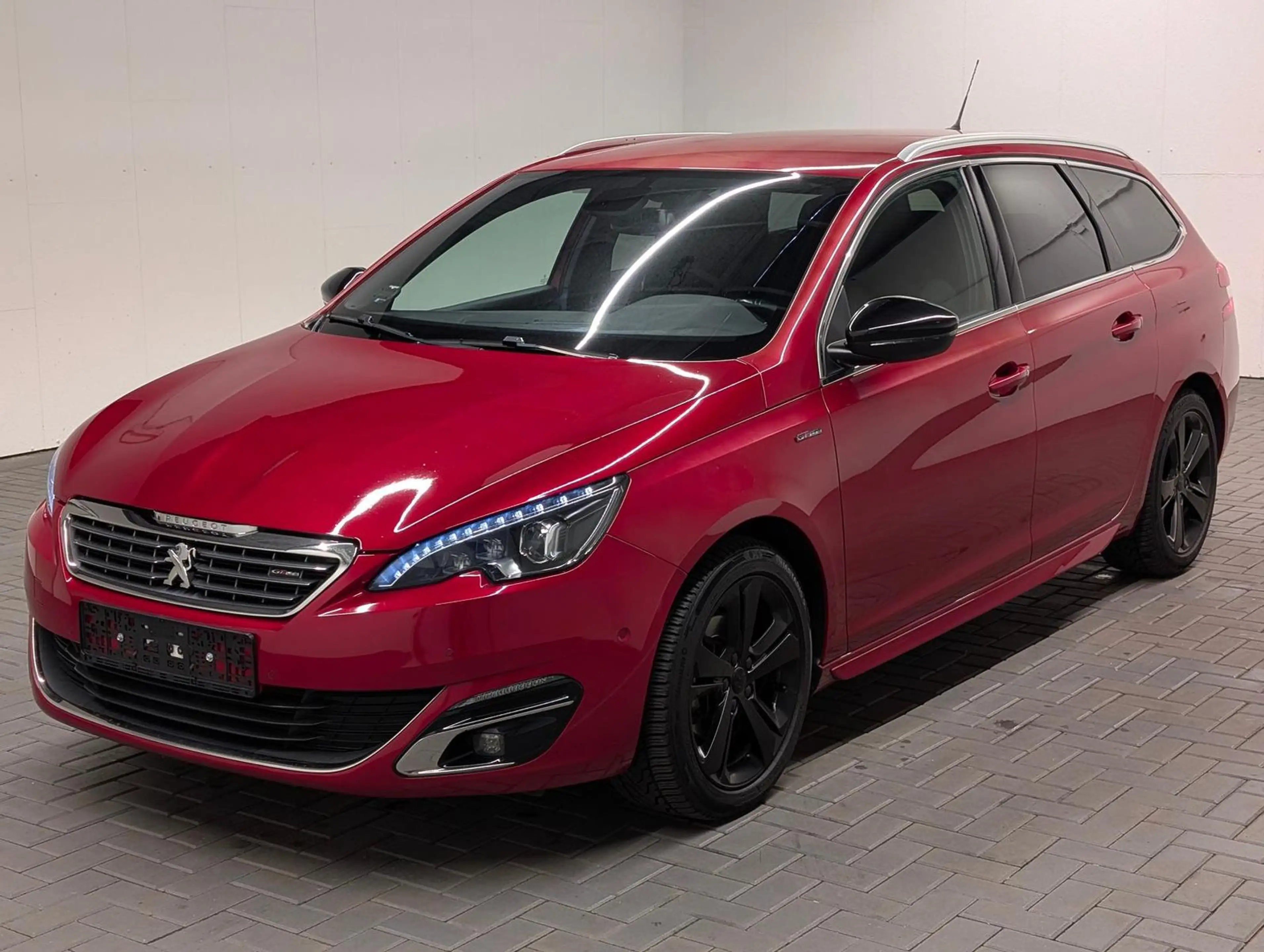 Peugeot 308 Allure GT-Line LED/Navi/SHZ/Kam/Tempom./17LM
