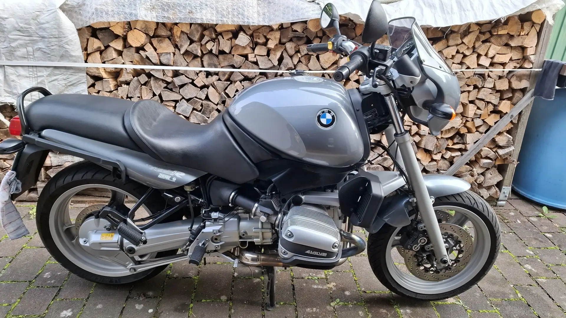 BMW R 850 R Stříbrná - 2