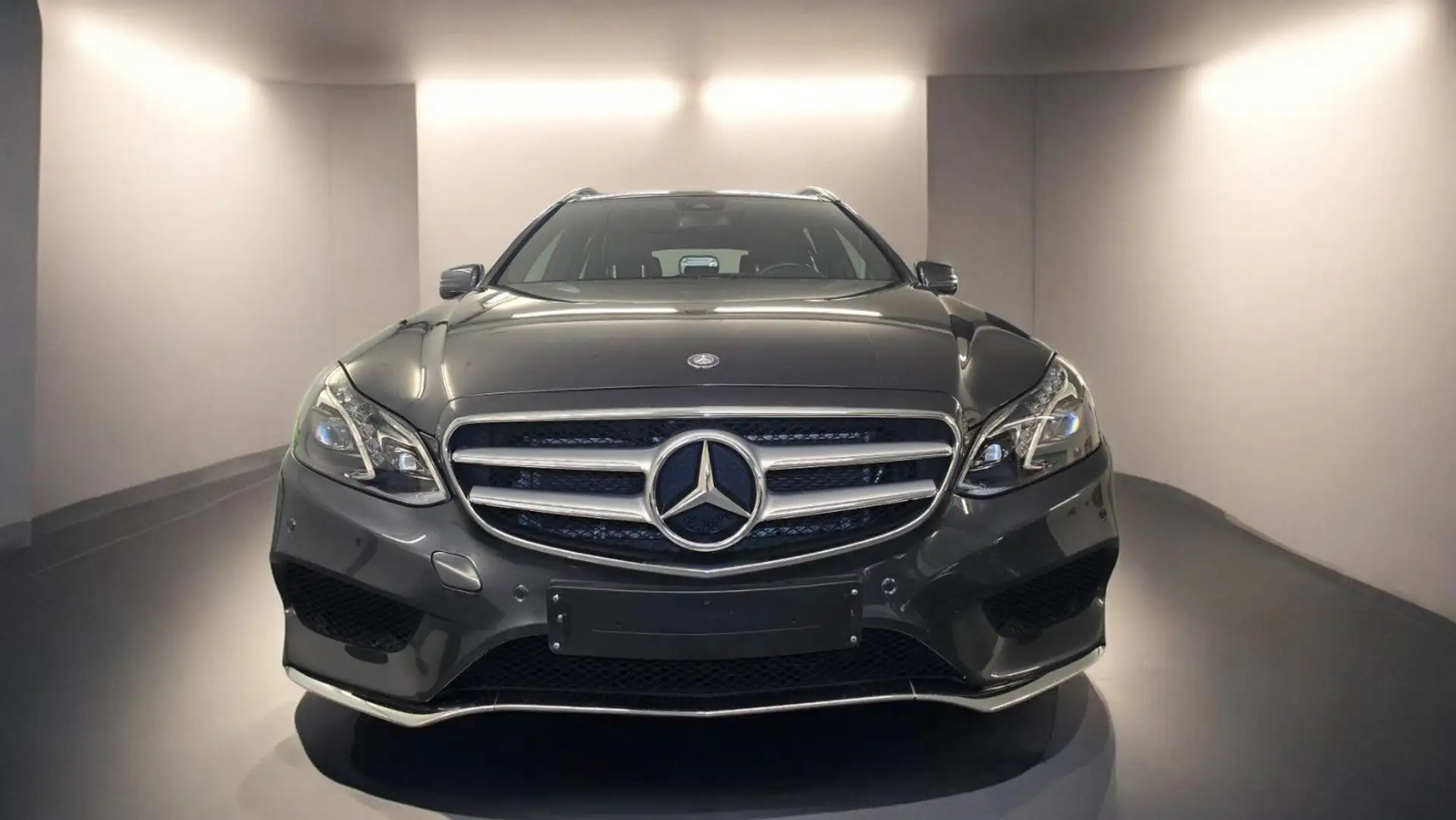 Mercedes-Benz E 500 CGI 4Matic T AMG PANO ILS-LED NAVI H&K Gris - 2