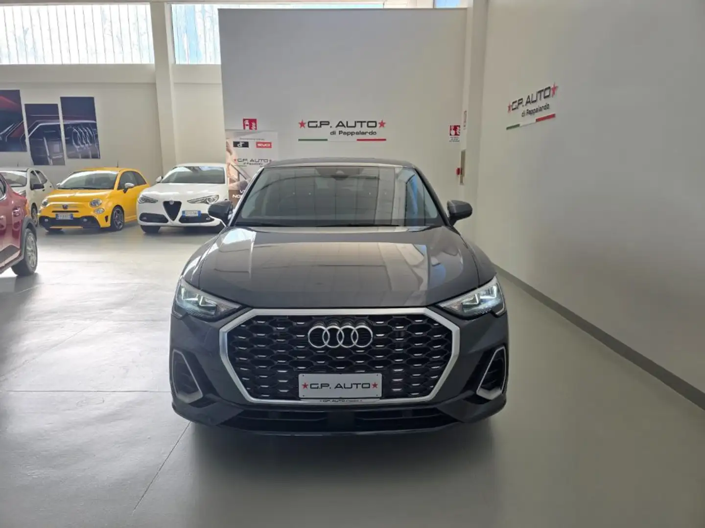 Audi Q3 SPB 35 TDI S tronic S line edition Grau - 2