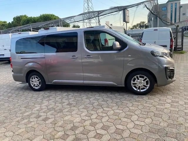 Peugeot Traveller 1.5 Blue Hdi 120 CV Business Long 9 Posti