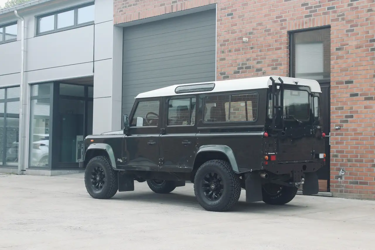 Land Rover Defender TD5 16P // Lichte vracht — foto 3