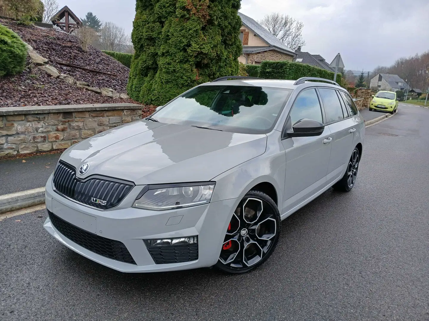 Skoda Octavia Octavia Combi 2.0 TSI DSG RS 230 Grijs - 1