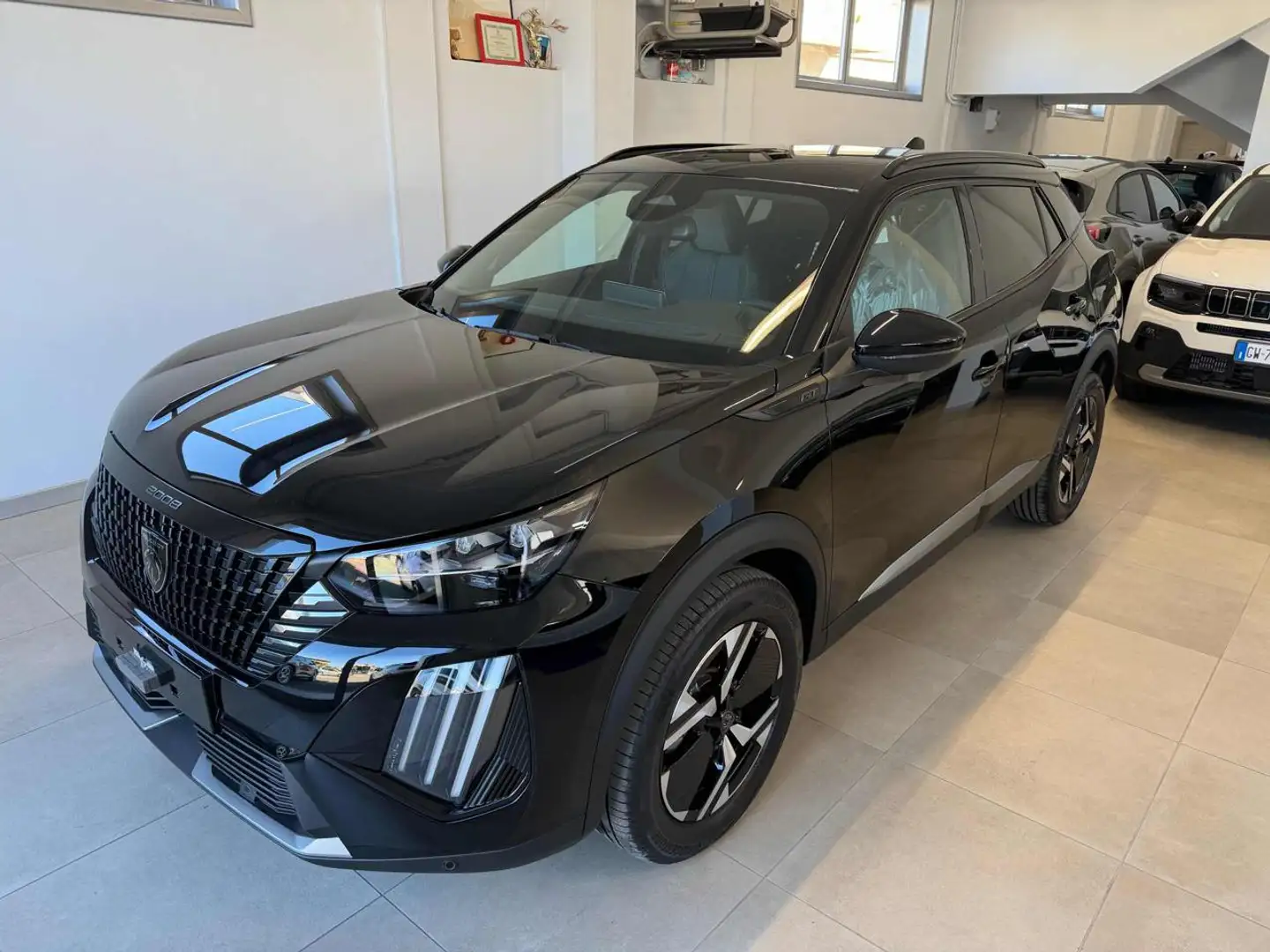 Peugeot 2008 Hybrid 145 e-DCS6 GT Km0 Noir - 1