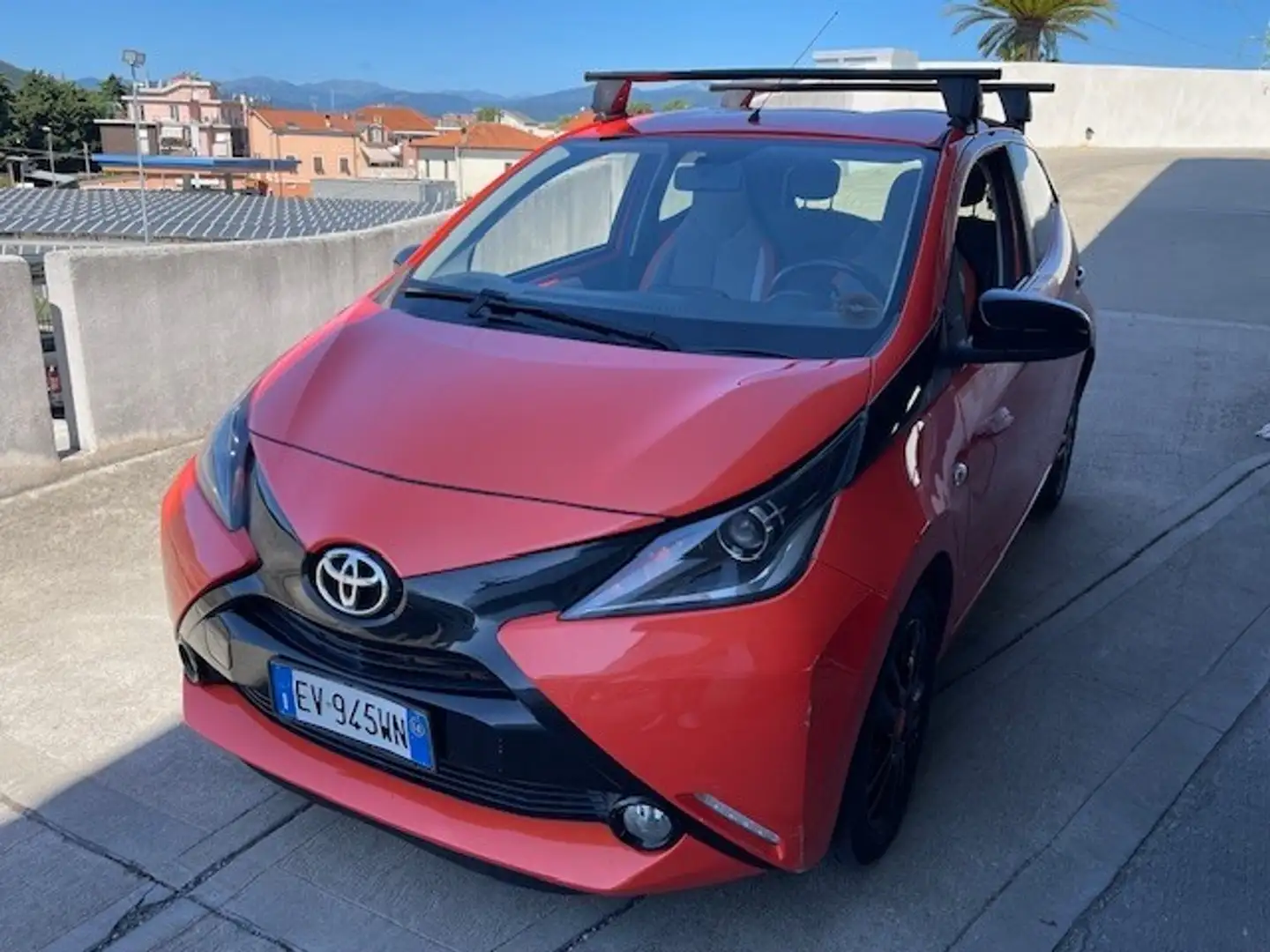 Toyota Aygo 1.0 VVT-i 69 CV 5 porte x-cite Orange - 1