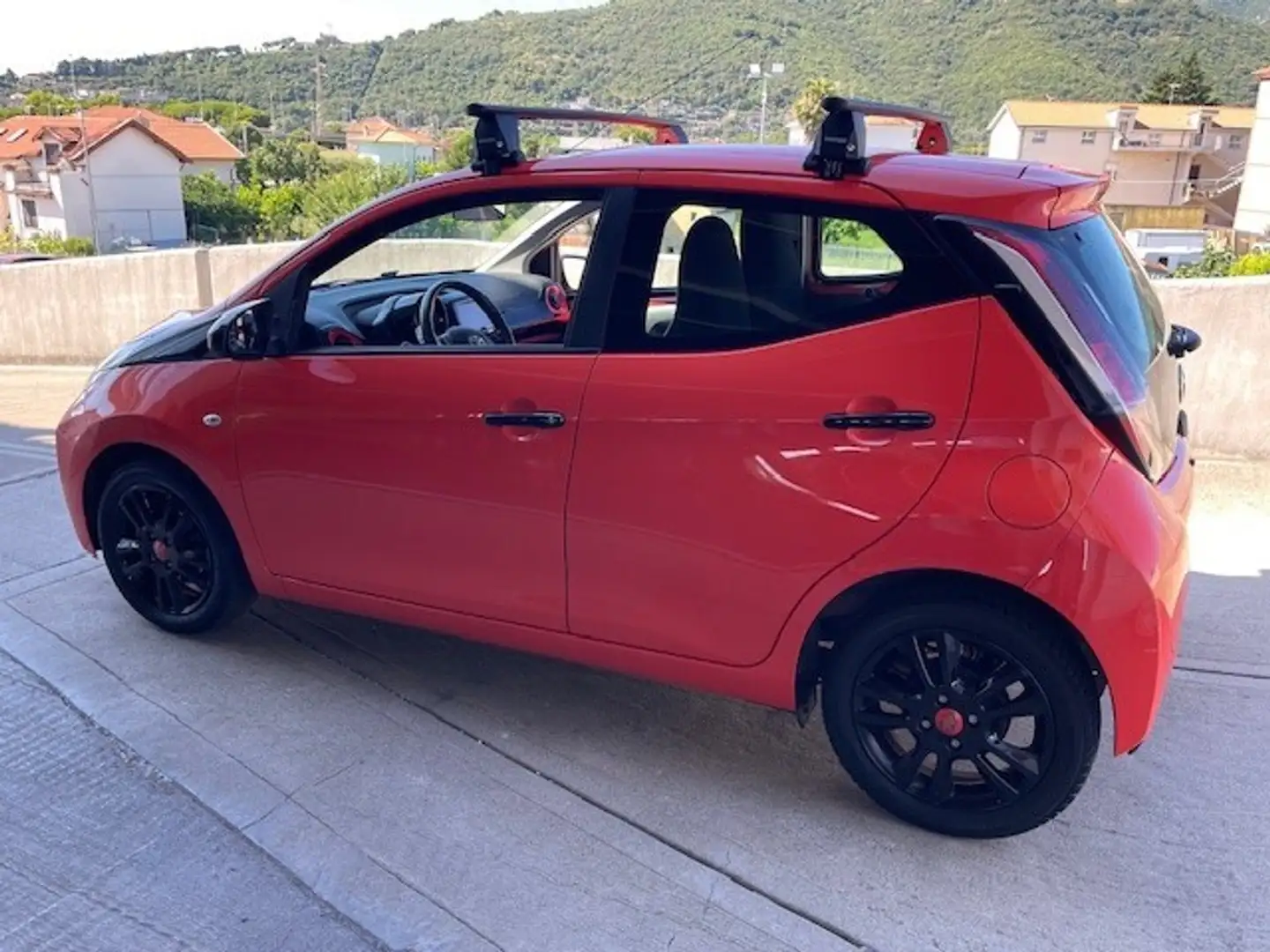Toyota Aygo 1.0 VVT-i 69 CV 5 porte x-cite Orange - 2