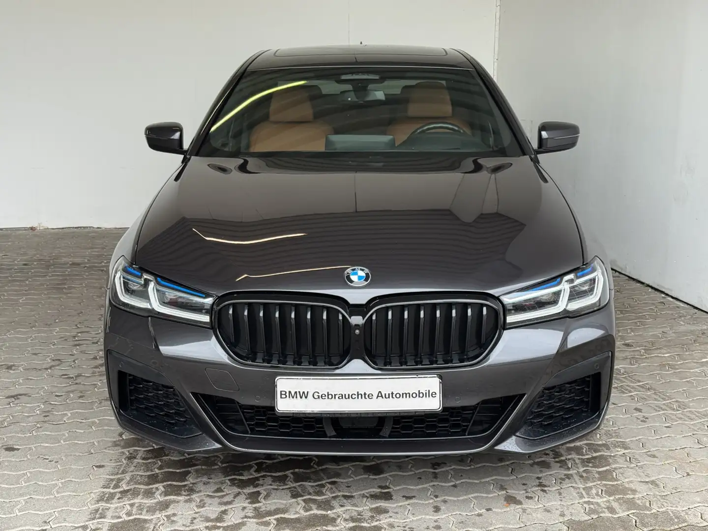 BMW 520 iA Lim. M Sport LiveCock.Komfsz.Laser.HUD.AHK Grau - 2