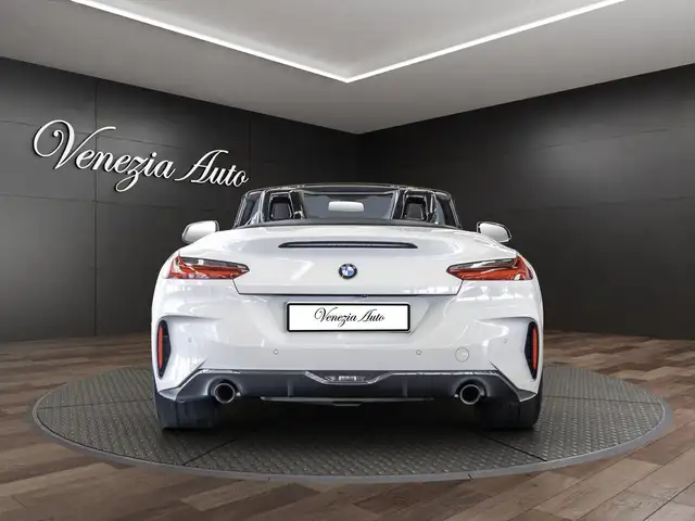 BMW Z4 view 5