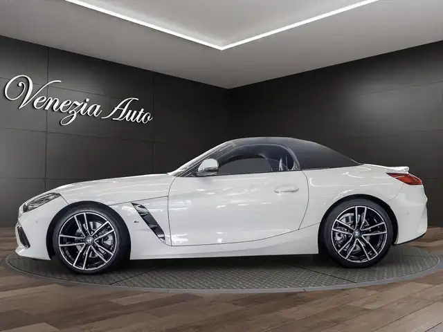 BMW Z4 view 3