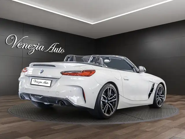 BMW Z4 view 4