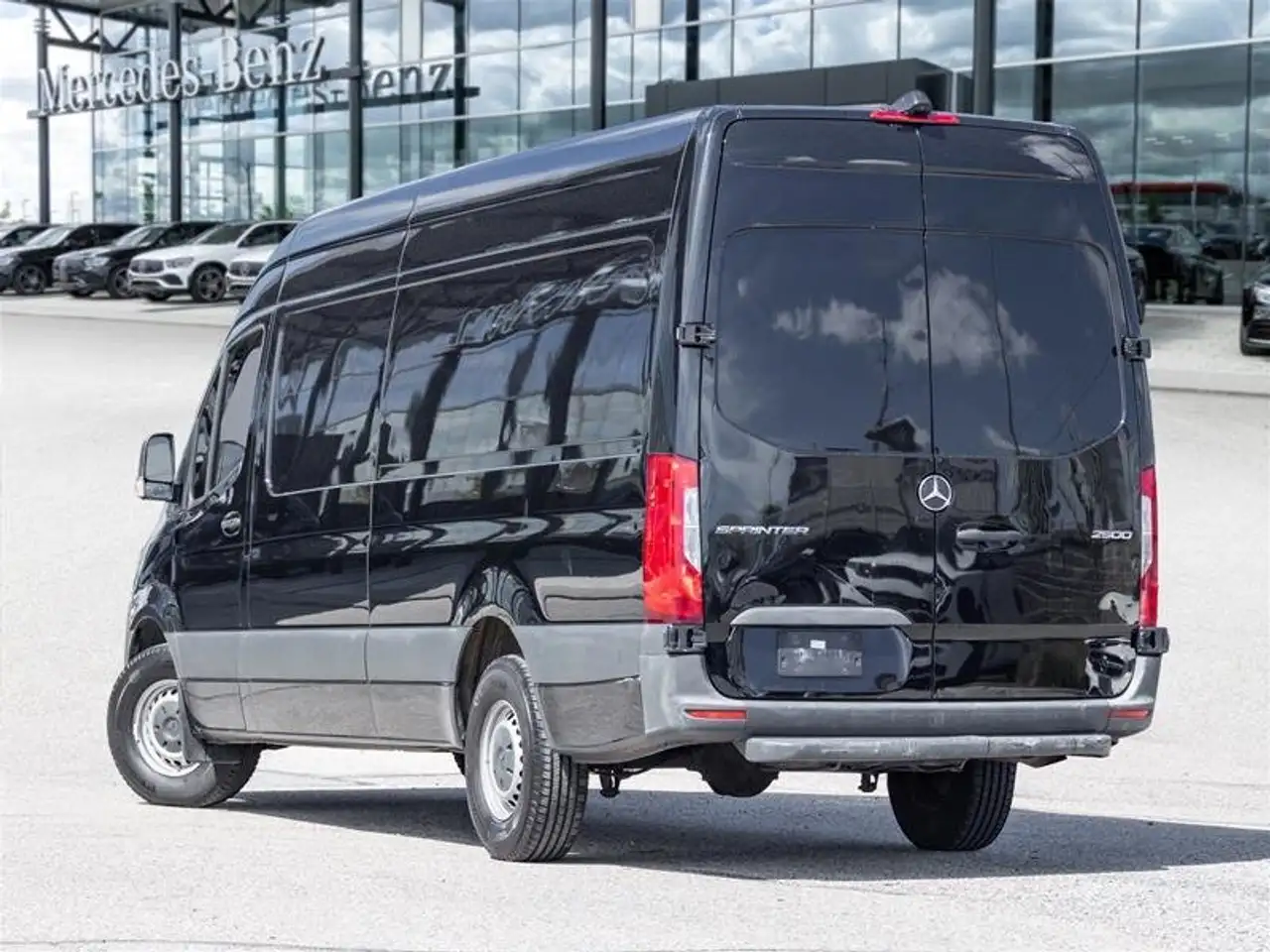 Mercedes-Benz Sprinter photo Mercedes-Benz Sprinter