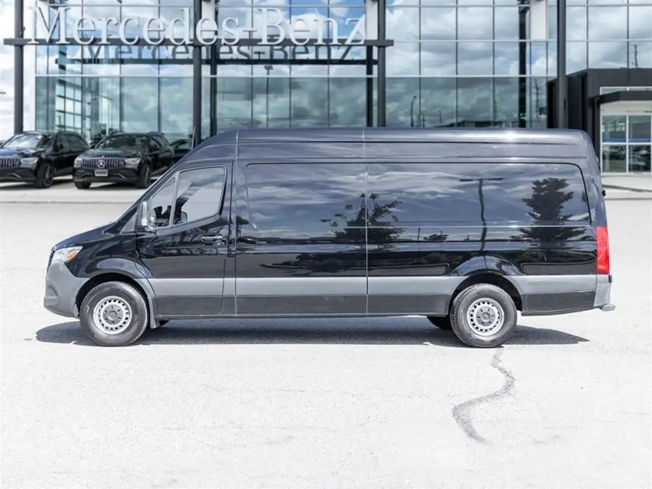 Mercedes-Benz Sprinter photo Mercedes-Benz Sprinter