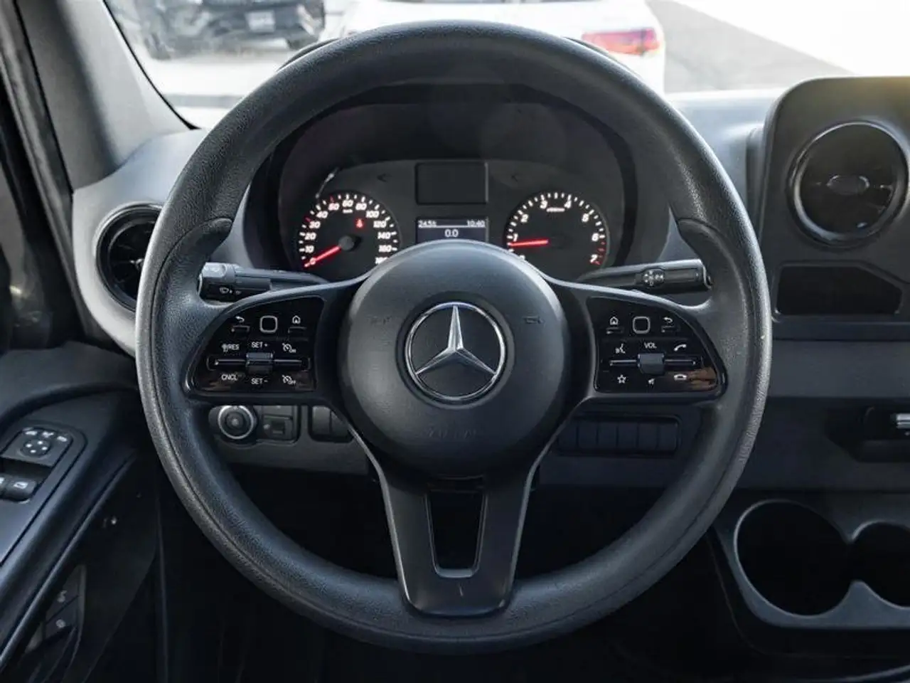 Mercedes-Benz Sprinter photo Mercedes-Benz Sprinter