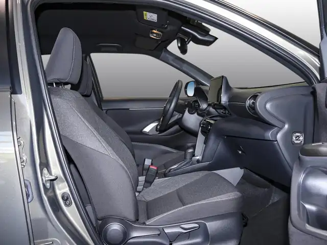 Toyota Yaris Cross view 6