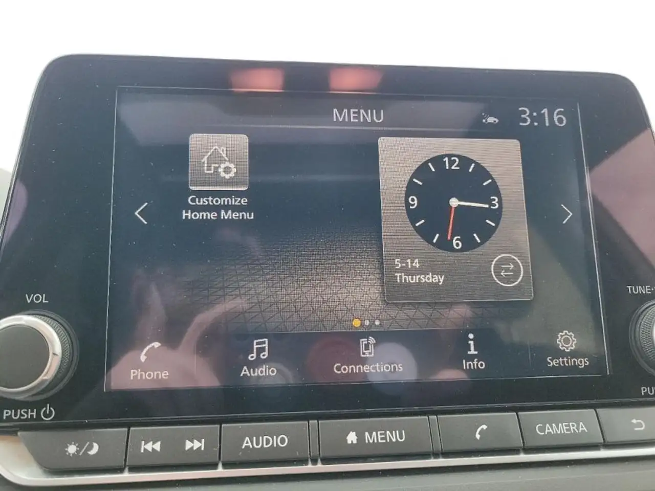 Nissan Rogue снимка Nissan Rogue