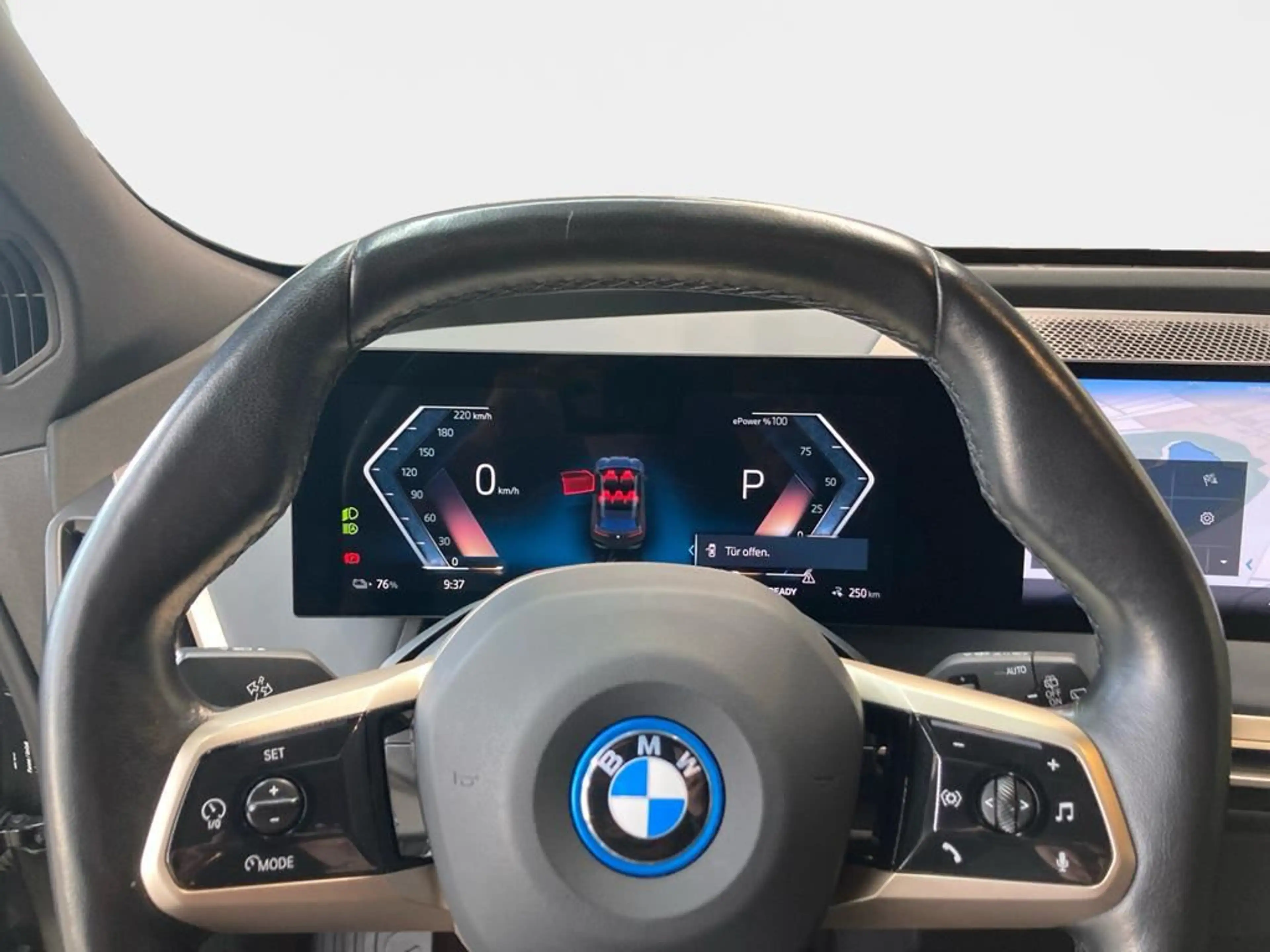BMW iX Sportpaket — photo 14