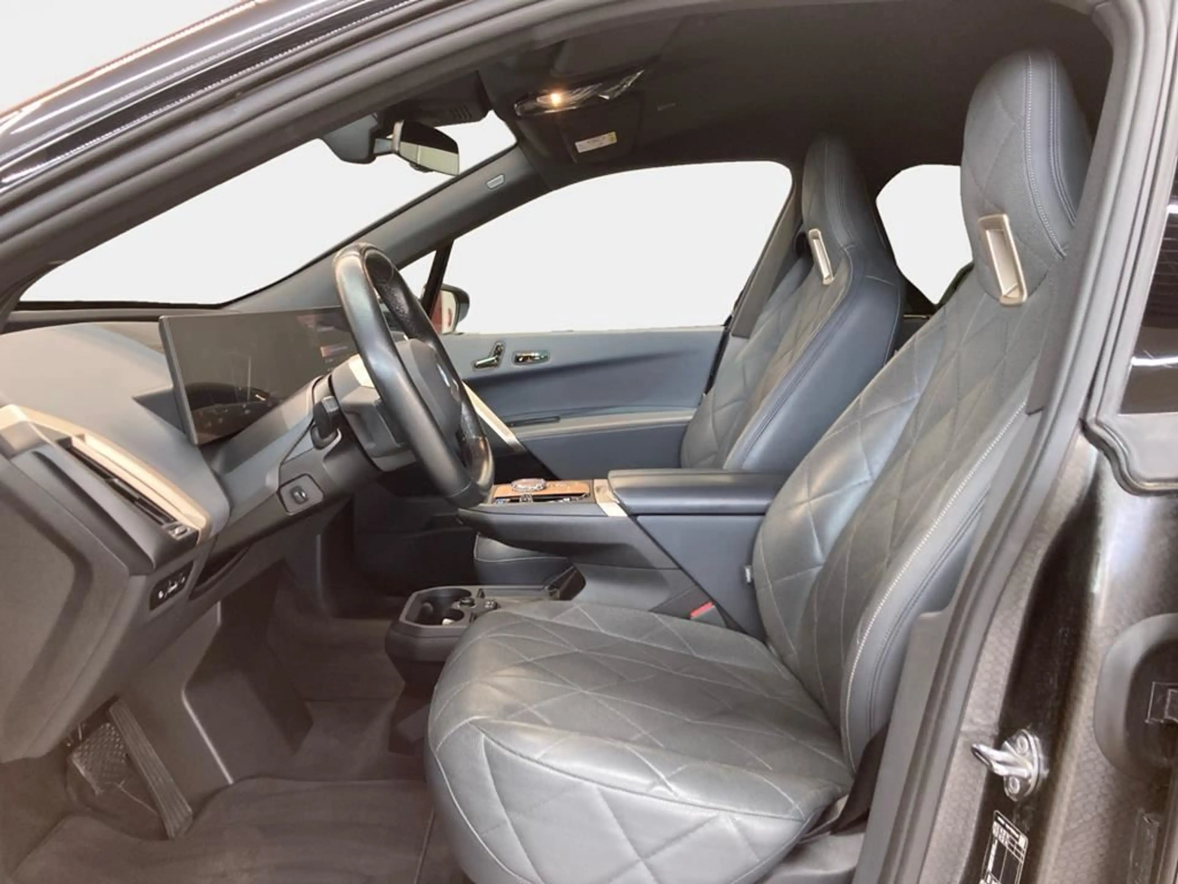 BMW iX Sportpaket — photo 11