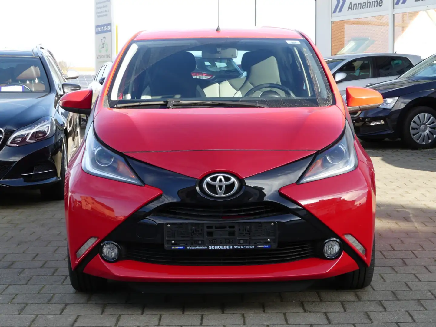 Toyota Aygo x-play touch | BLUETOOTH | R.KAMERA | LED Rot - 2