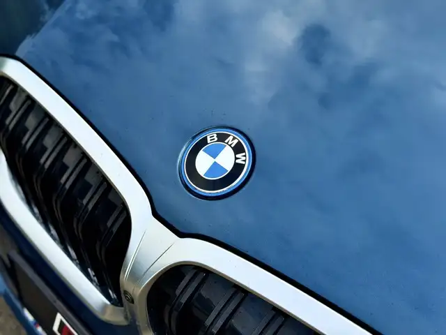 BMW 3 Series view 3