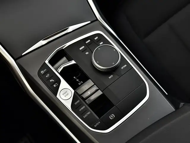 BMW 3 Series view 27