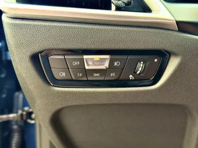 BMW 3 Series view 17