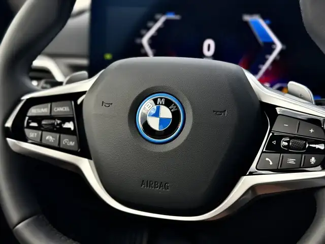 BMW 3 Series view 20