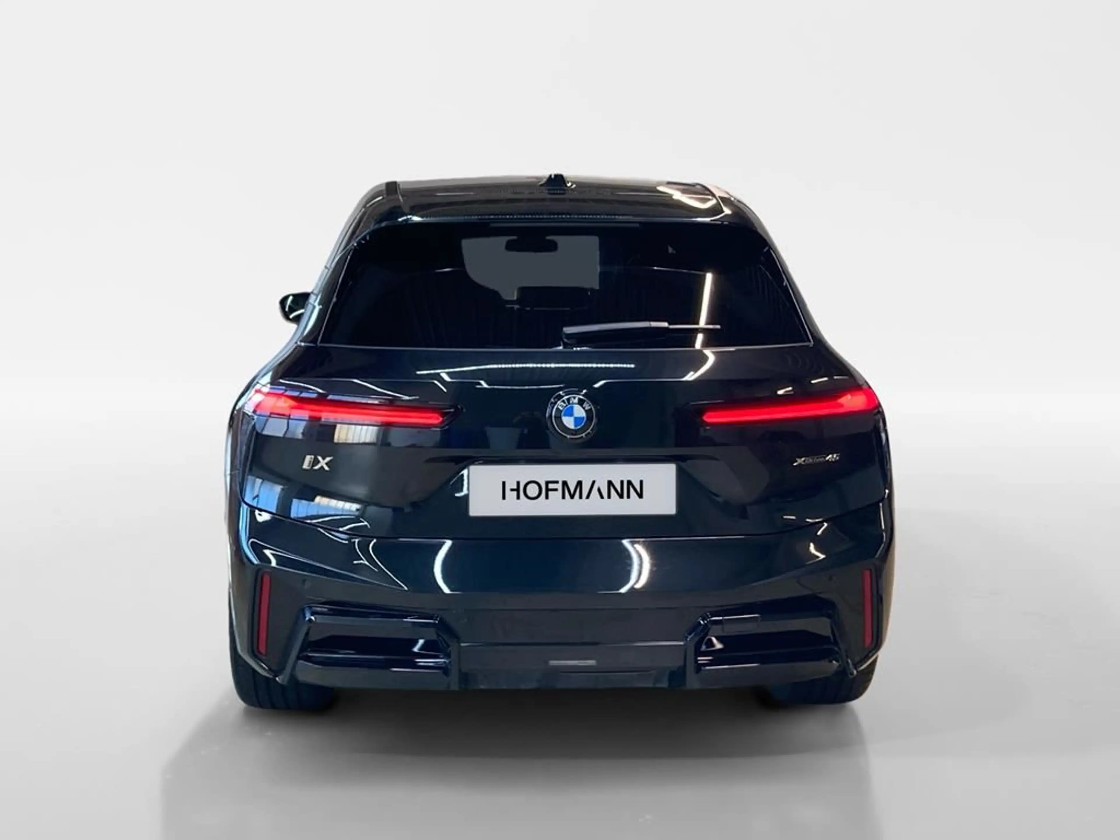BMW iX M Sport — photo 8