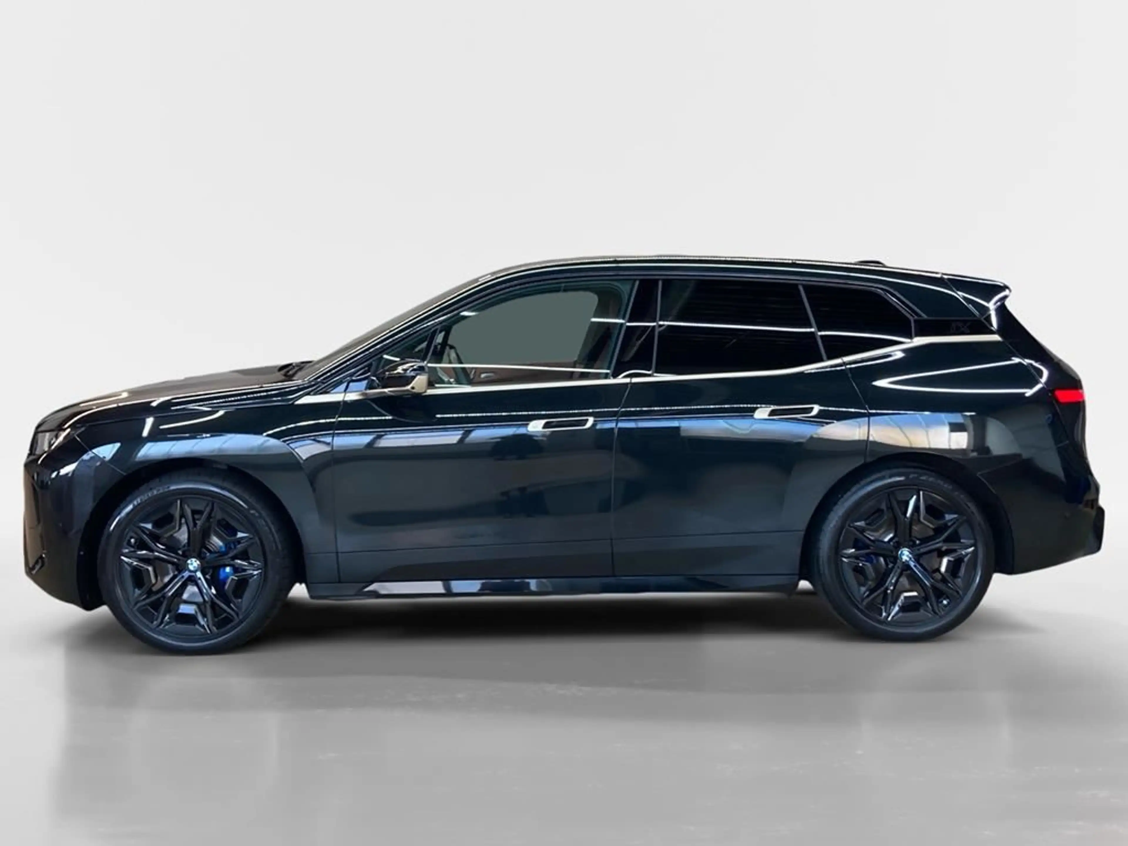BMW iX M Sport — photo 6