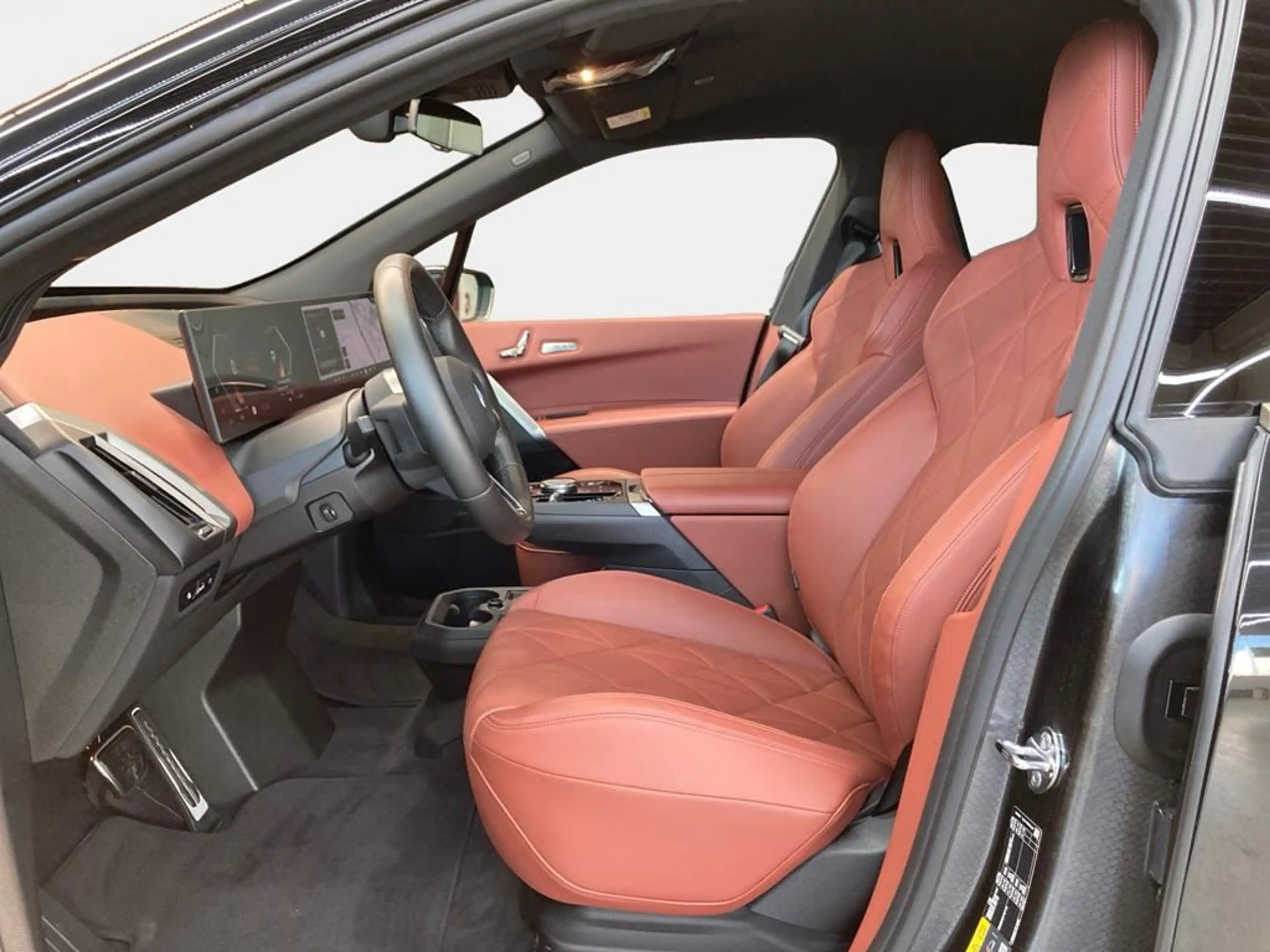 BMW iX M Sport — photo 11