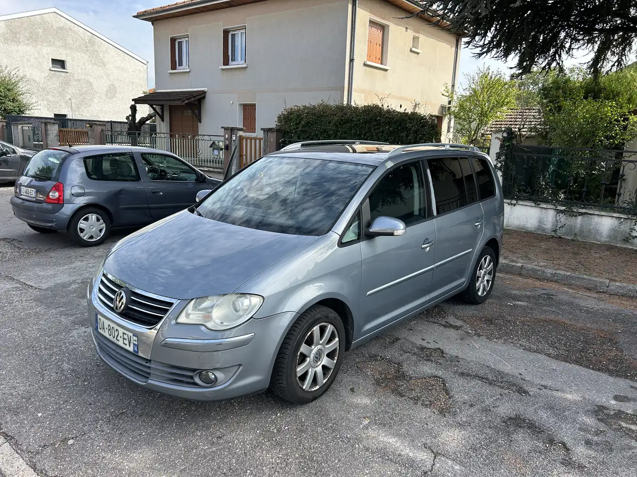 Volkswagen Touran 2.0 TDI DPF DSG United
