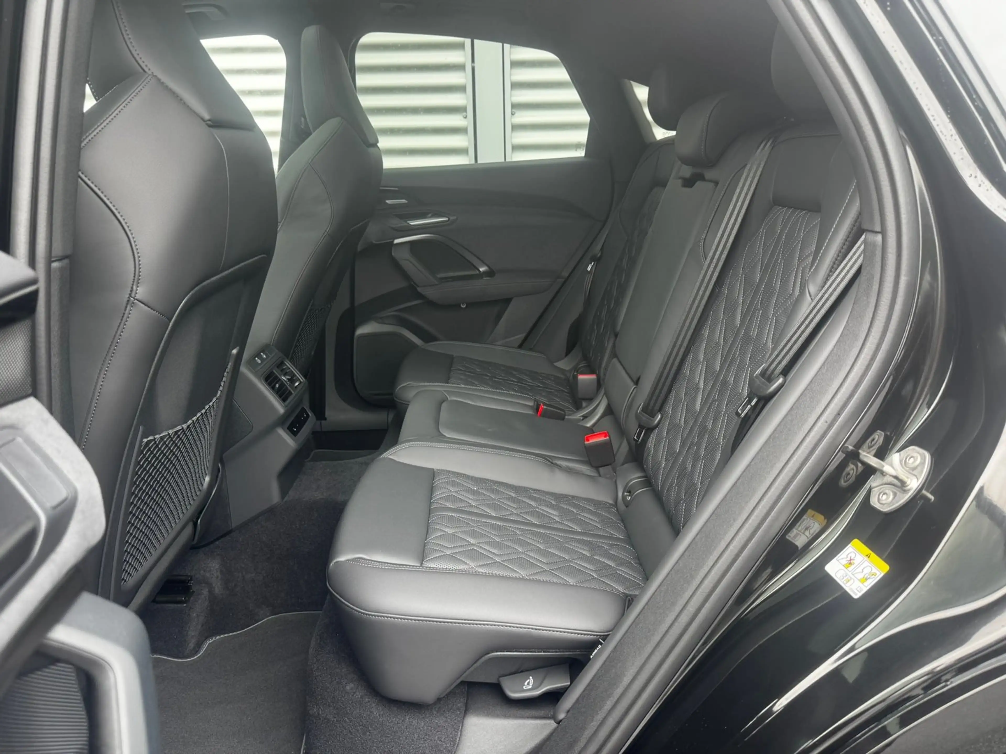 Audi SQ5 TFSI — photo 10