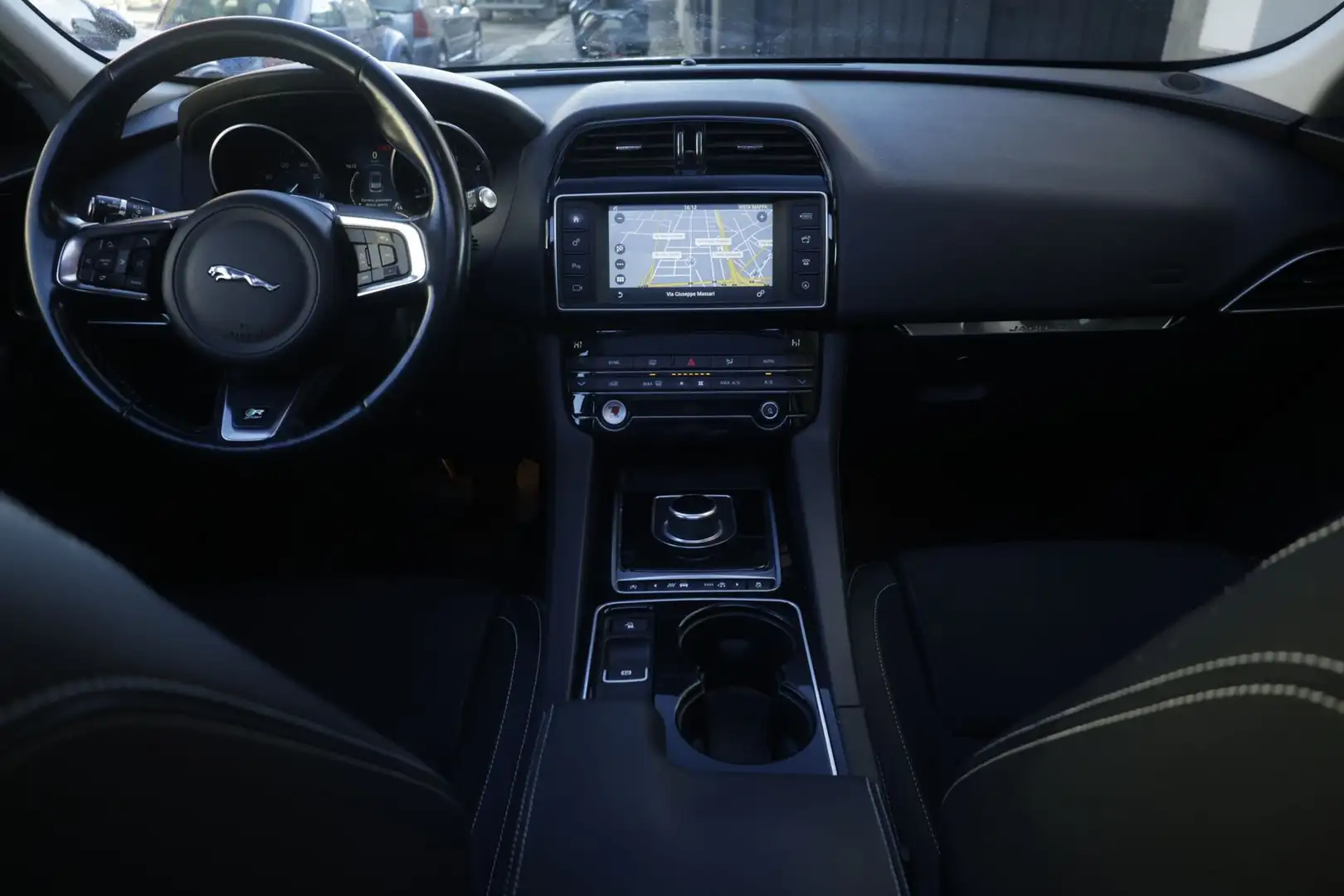 Jaguar F-Pace Jaguar F-Pace 2.0 D 180 CV AWD aut. R-Sport Unico Bleu - 2