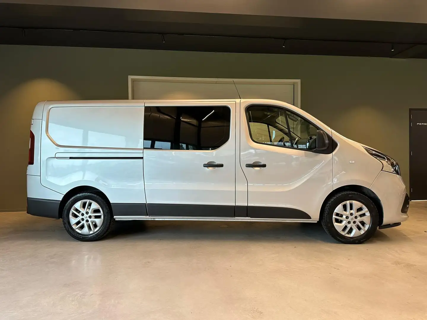 Renault Trafic 1.6 dCi T29 L2H1 DUBBEL CABINE LUXE ENERGY/AIRCO/N Argent - 2